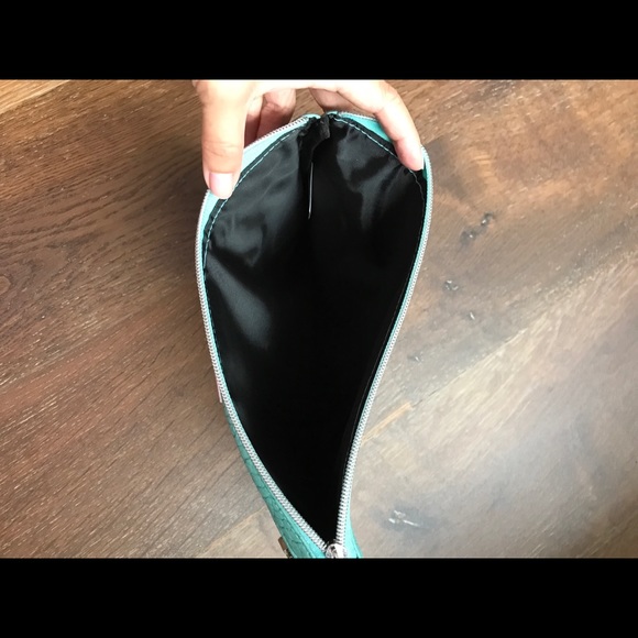 Phone charging purse Jones New York - Picture 4 of 5